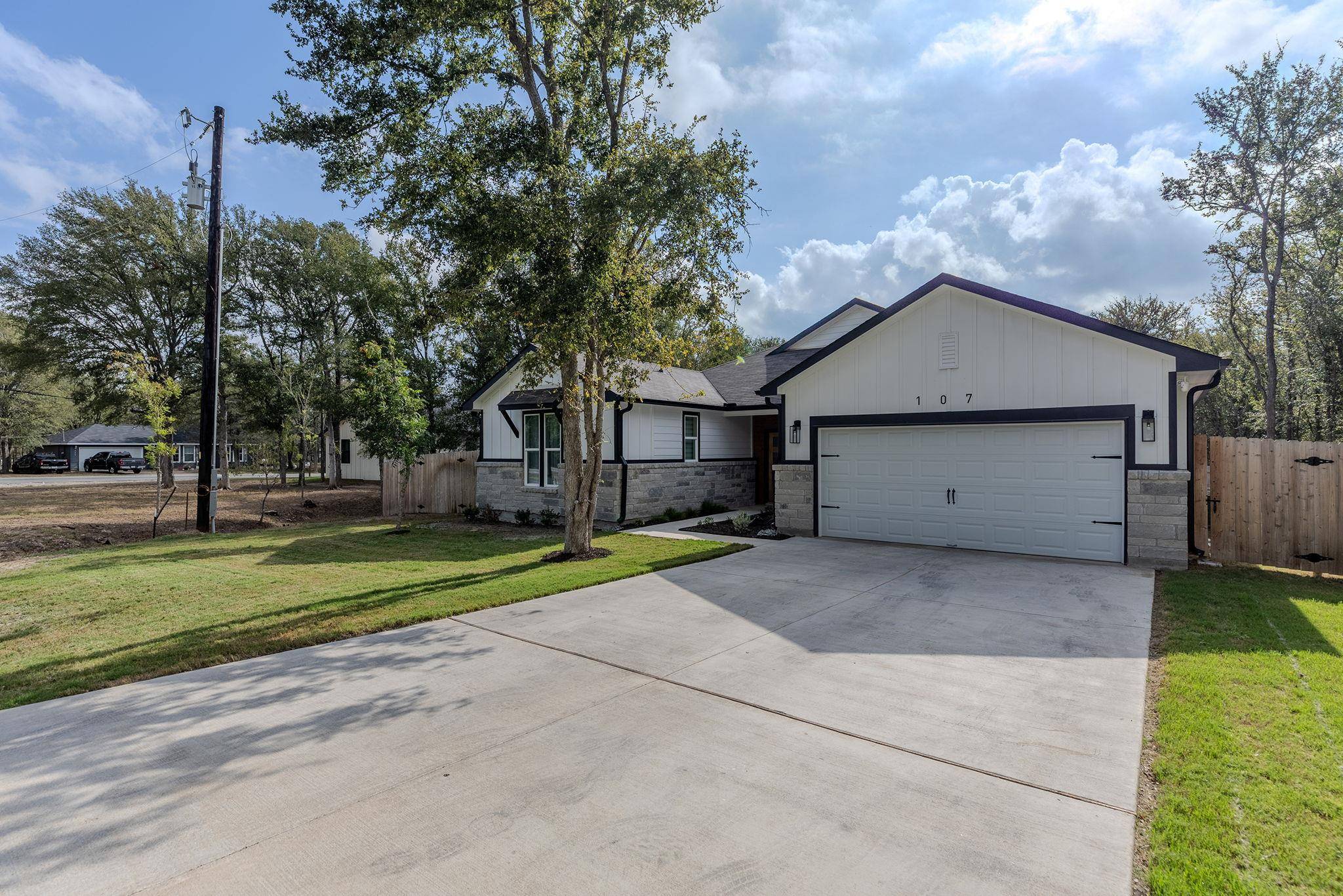 107 Keawakapu DR, Bastrop, TX 78602