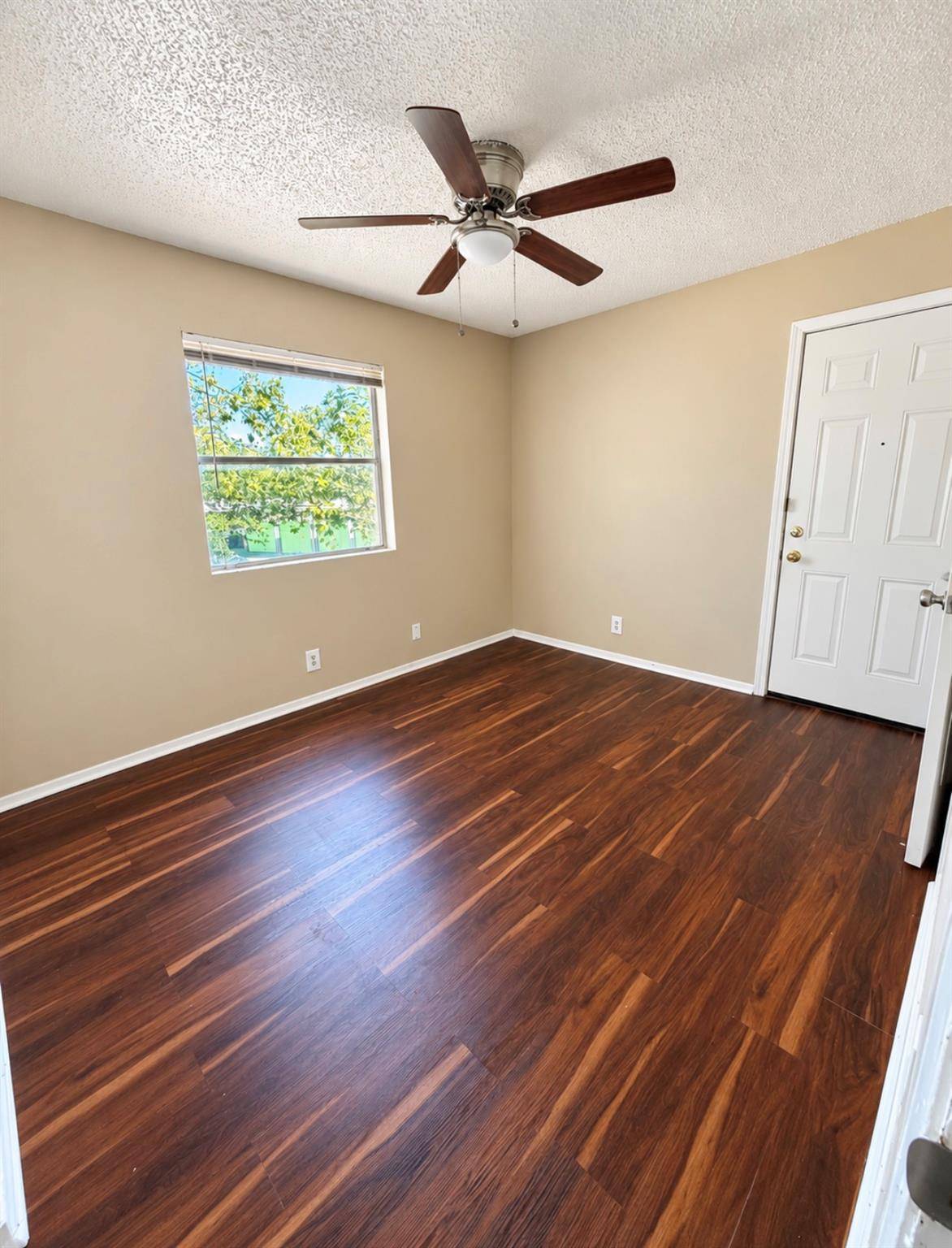 2201 Leah CV #C, Austin, TX 78748