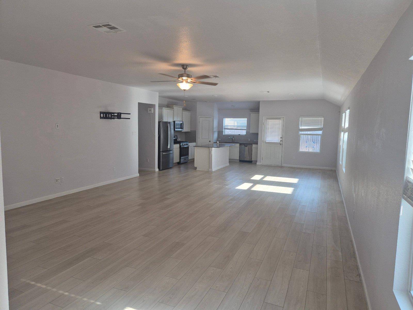 325 Arnage DR, Hutto, TX 78634
