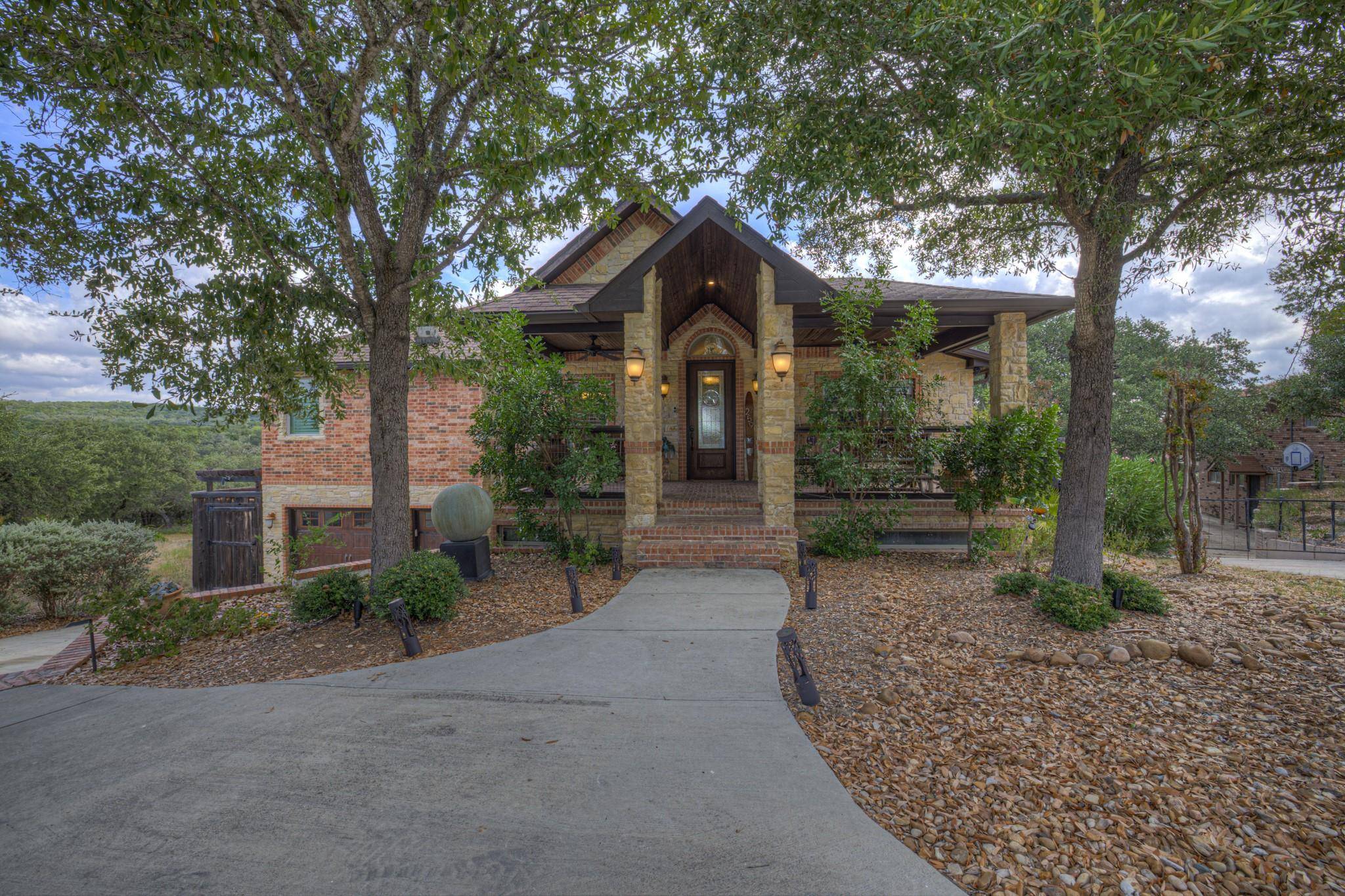 259 Oak Hideaway DR, Canyon Lake, TX 78133