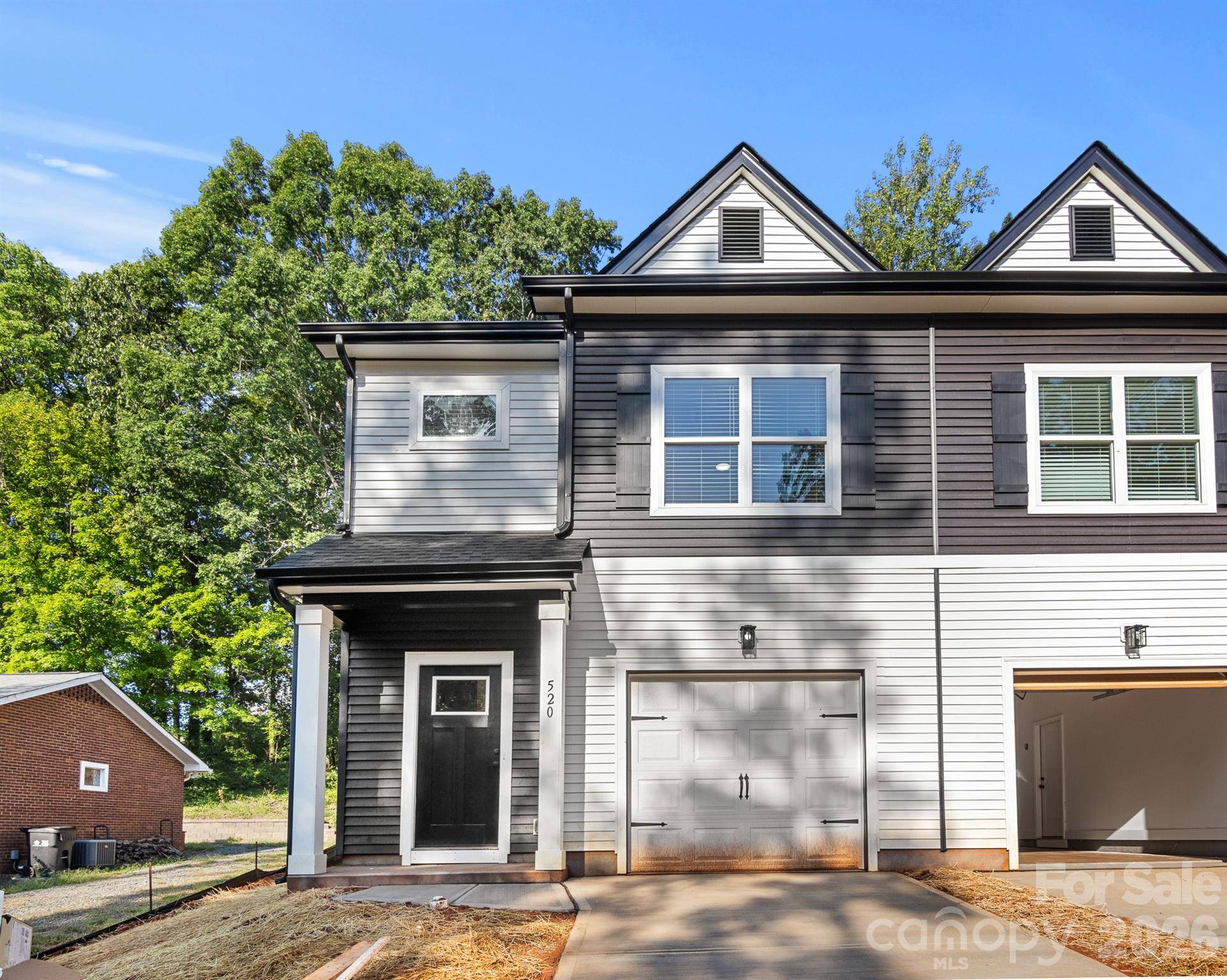 520 Carolyn LN, Charlotte, NC 28213