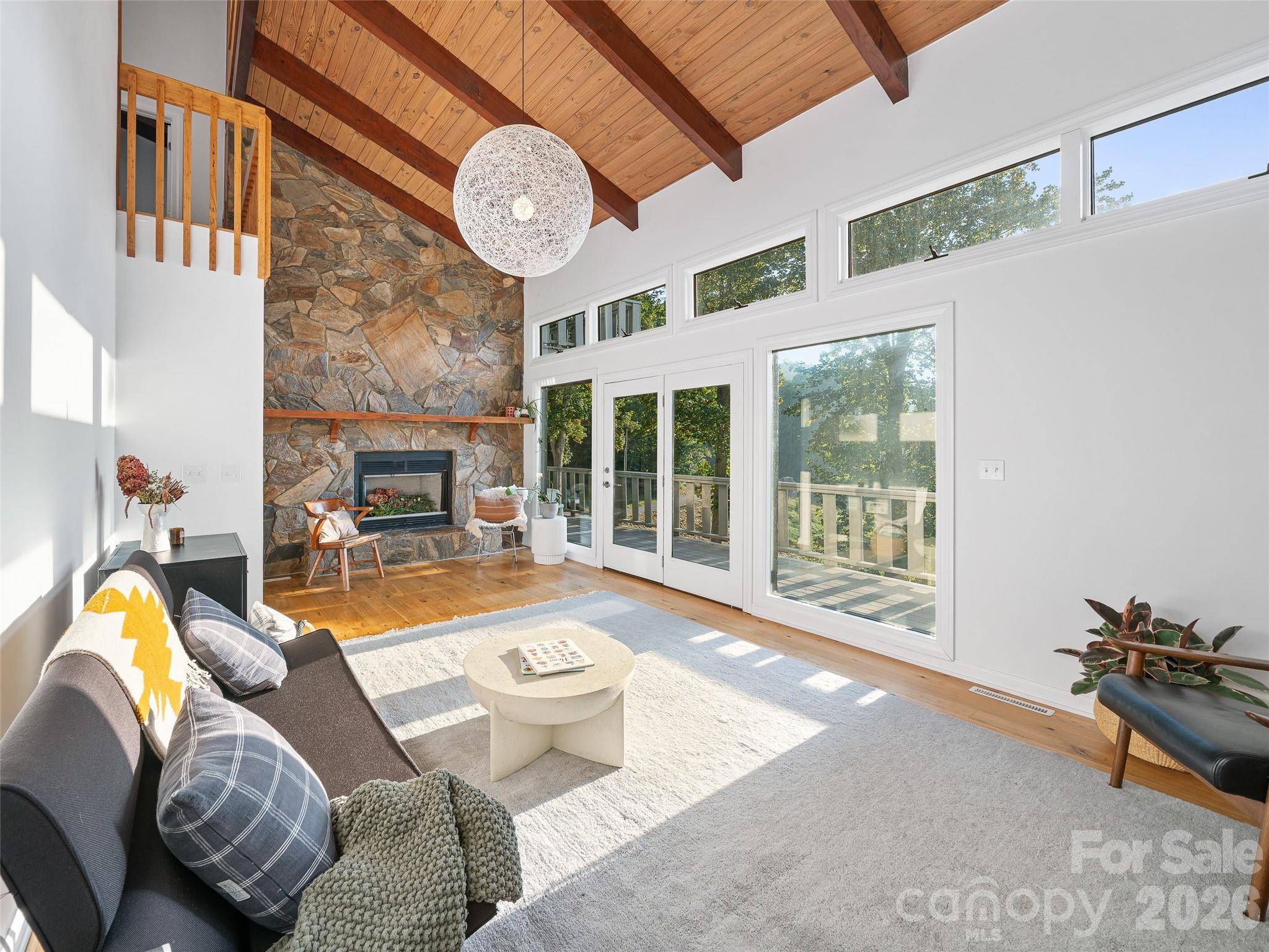 343 Mountain View RD, Burnsville, NC 28714