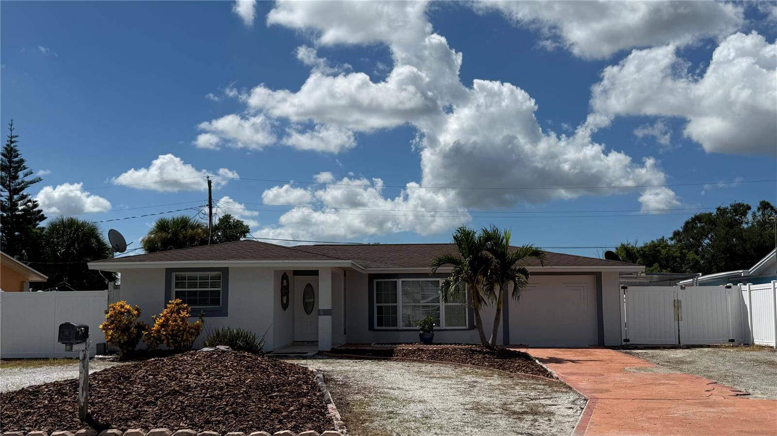3100 LAKE RIDGE DR, Sarasota, FL 34237