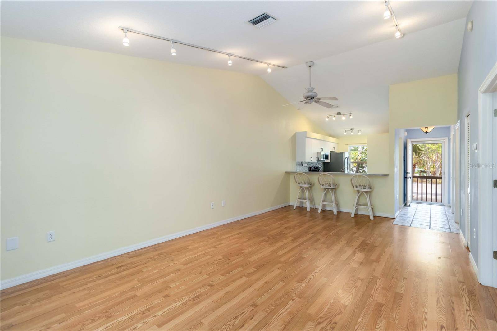 642 N JEFFERSON AVE #13, Sarasota, FL 34237