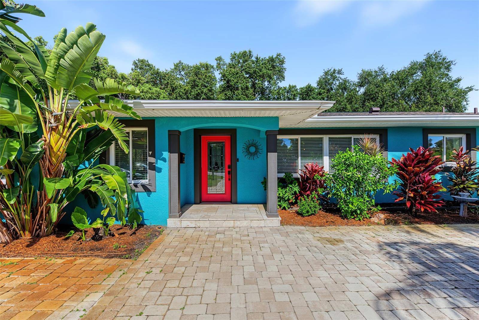 1616 INDIAN ROCKS RD, Belleair, FL 33756