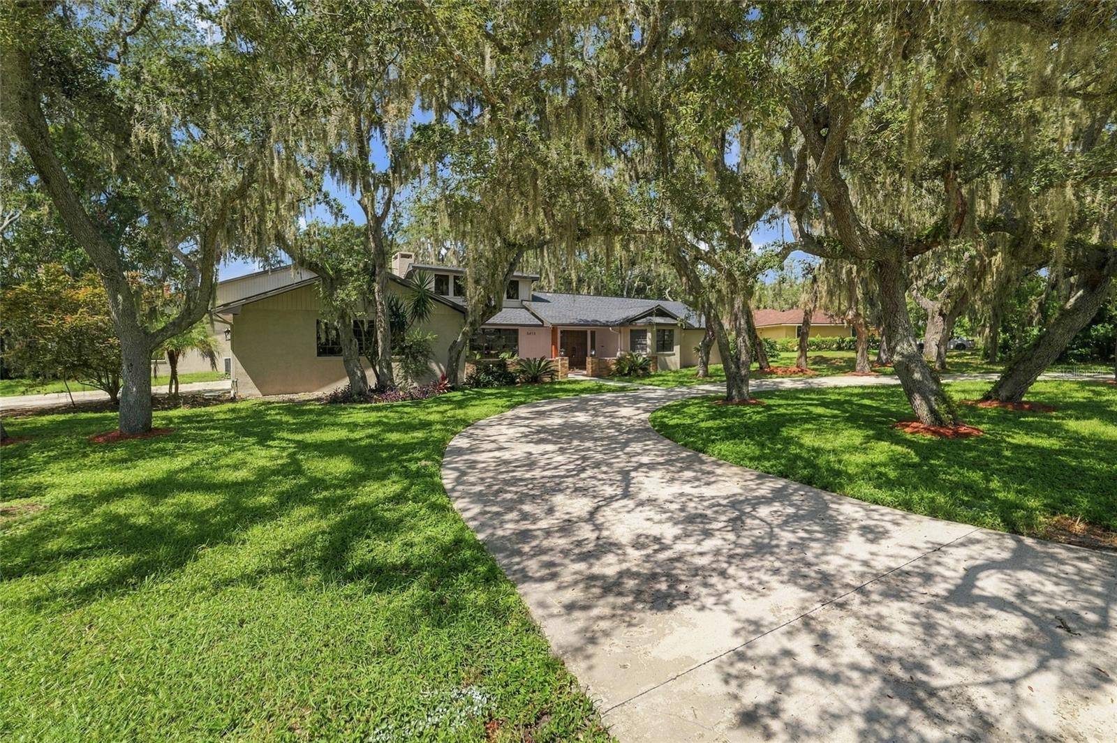5413 BERNADETTE DR, Zephyrhills, FL 33541
