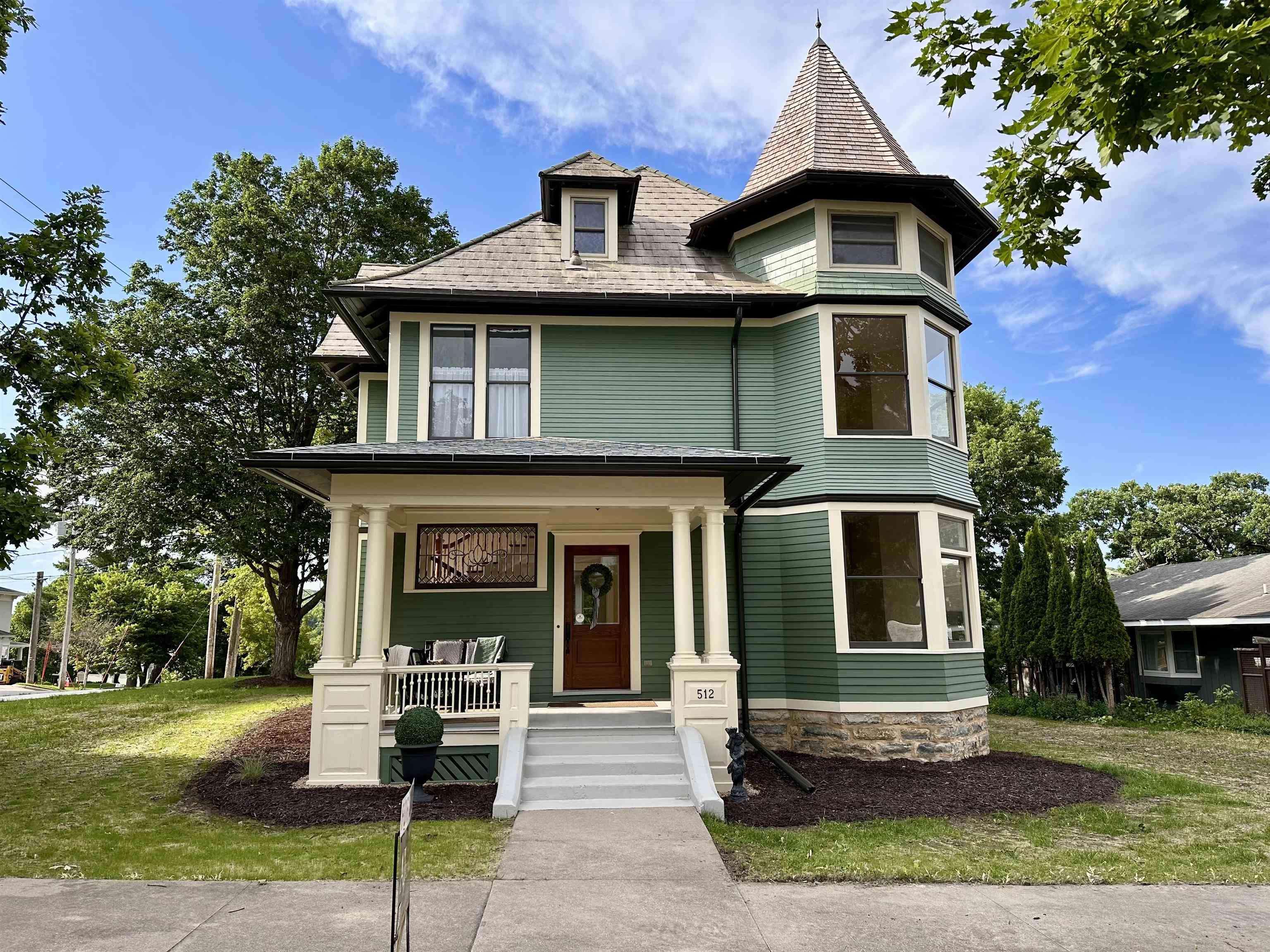 512 W Broadway ST, Decorah, IA 52101