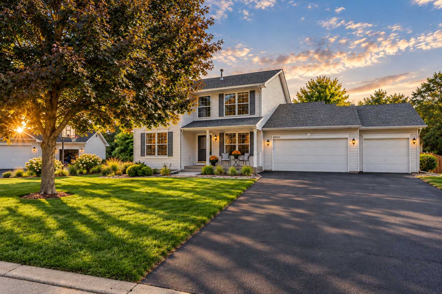 8013 Greenbriar CT, Woodbury, MN 55125
