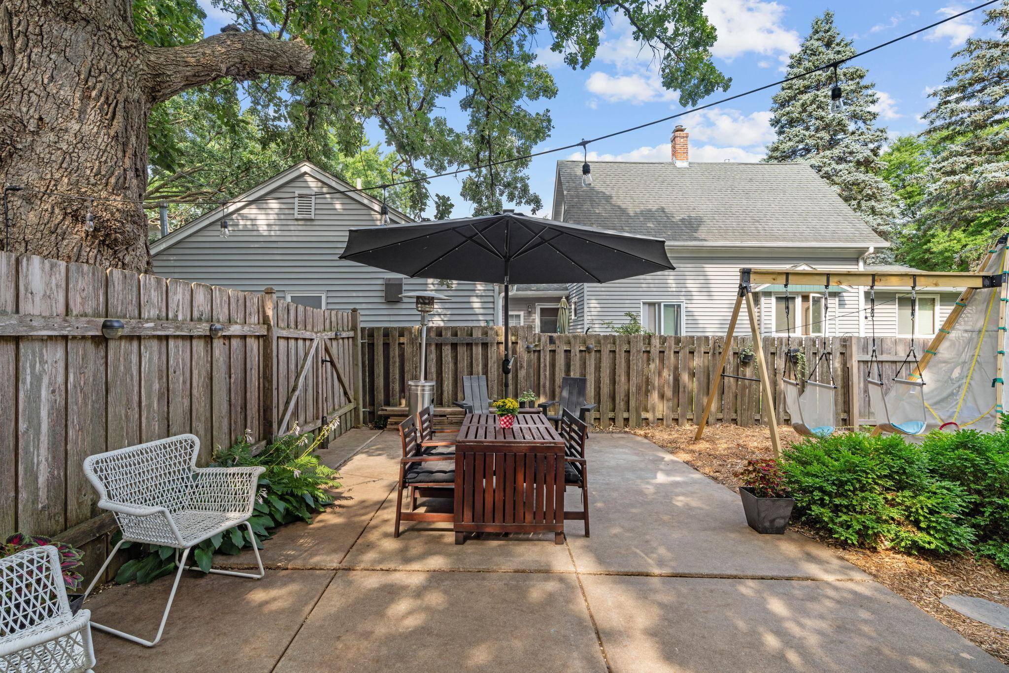 1830 Hewitt AVE, Saint Paul, MN 55104