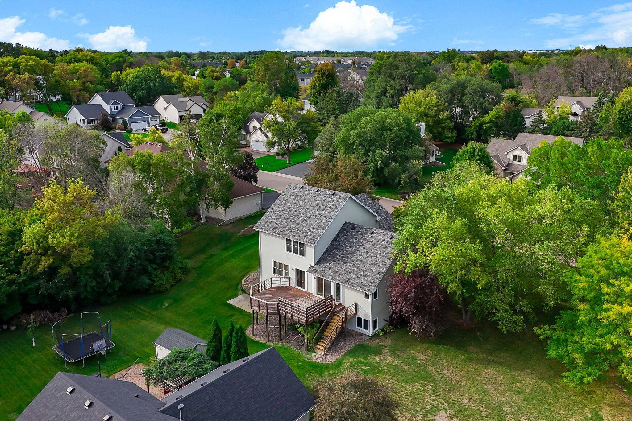 8843 Blackoaks LN N, Maple Grove, MN 55311