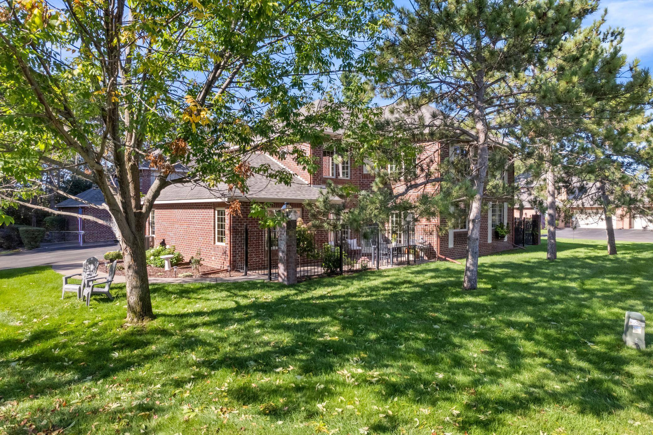 1812 Hunter Hill RD, Hudson, WI 54016
