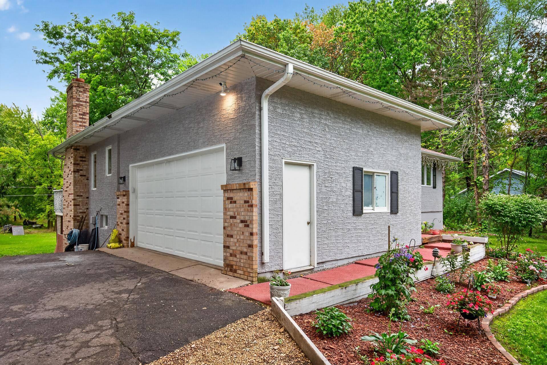 2848 Hallmark AVE N, Oakdale, MN 55128