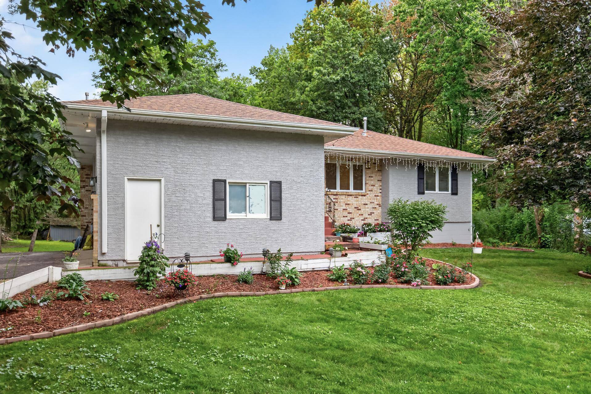 2848 Hallmark AVE N, Oakdale, MN 55128