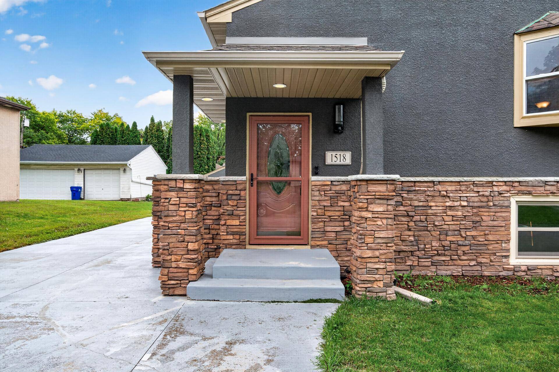 1518 Pacific ST, Saint Paul, MN 55106