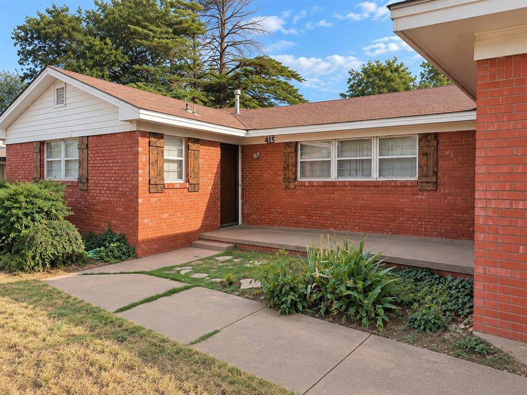 415 E Chestnut RD, Hollis, OK 73550