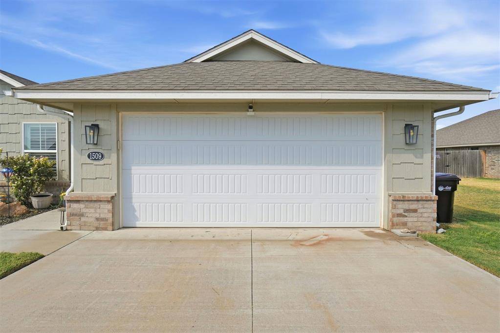 1509 Avalon DR, Altus, OK 73521