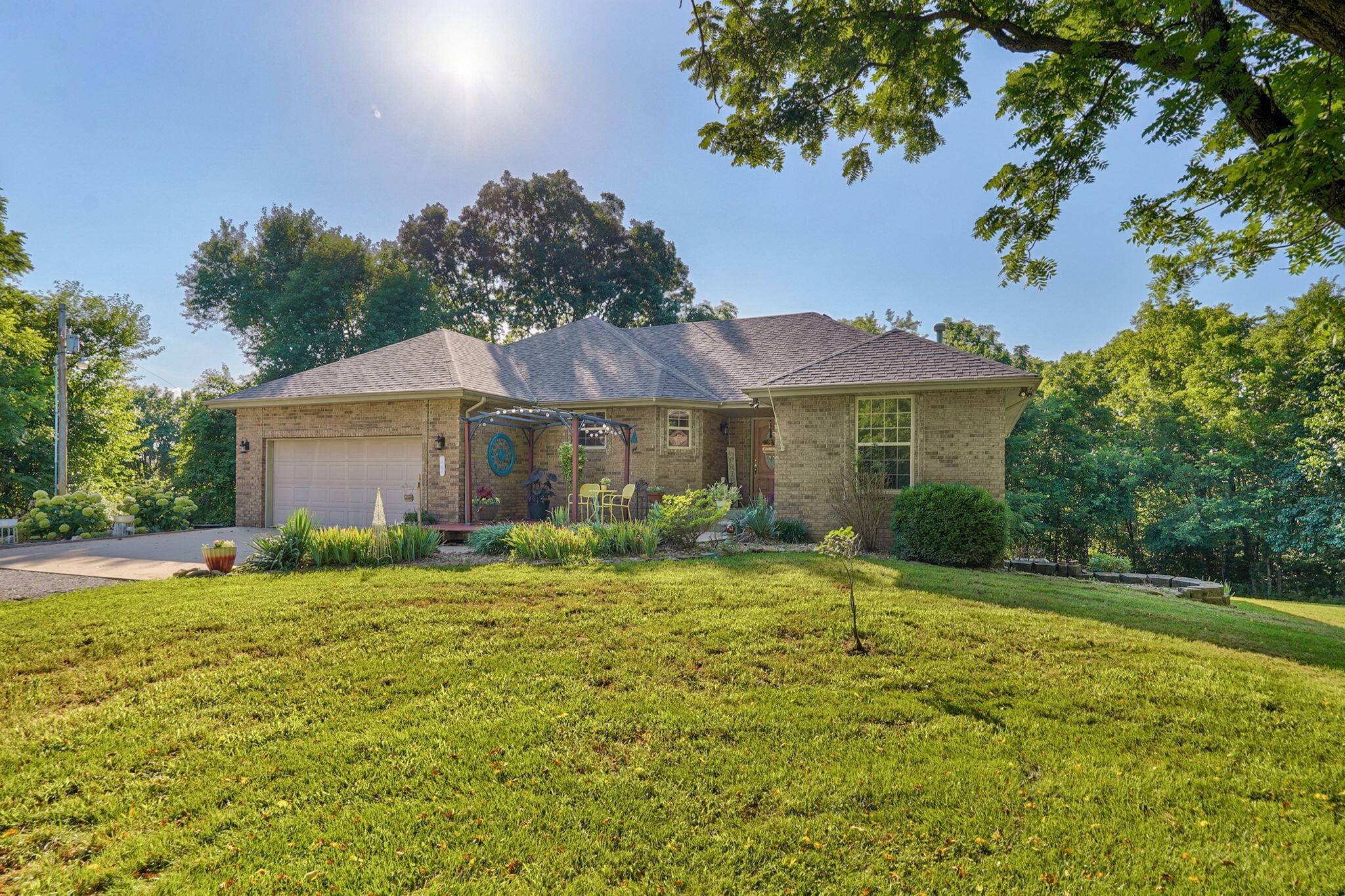394 Jace RD, Billings, MO 65610