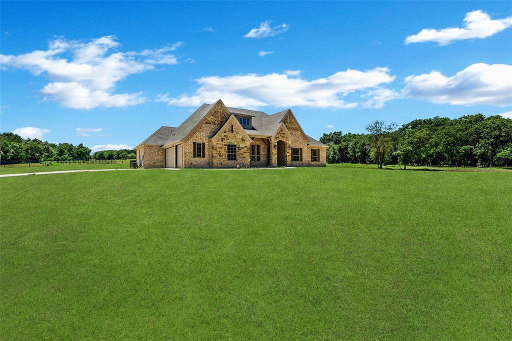150 Top Flight Drive, Weatherford, TX 76087