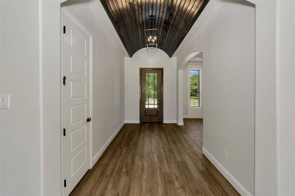 150 Top Flight Drive, Weatherford, TX 76087
