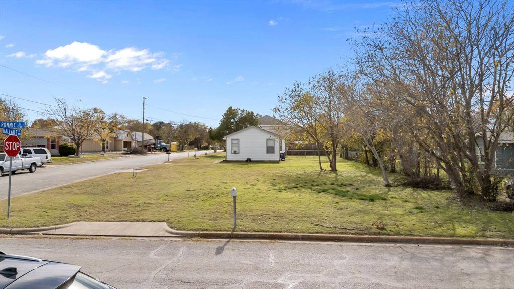 8707 Ronnie Street, White Settlement, TX 76108