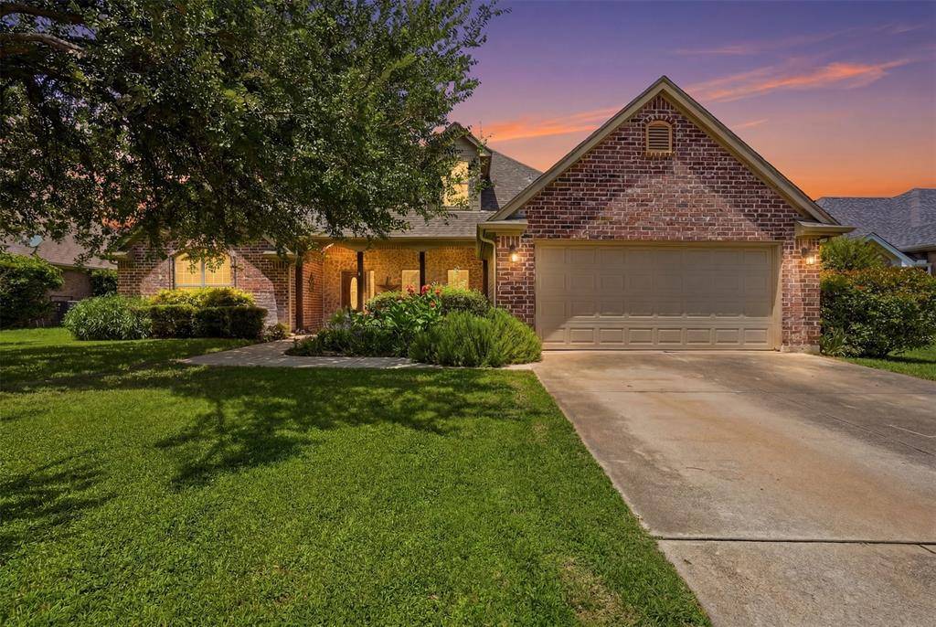 107 Clyde Drive, Aledo, TX 76008