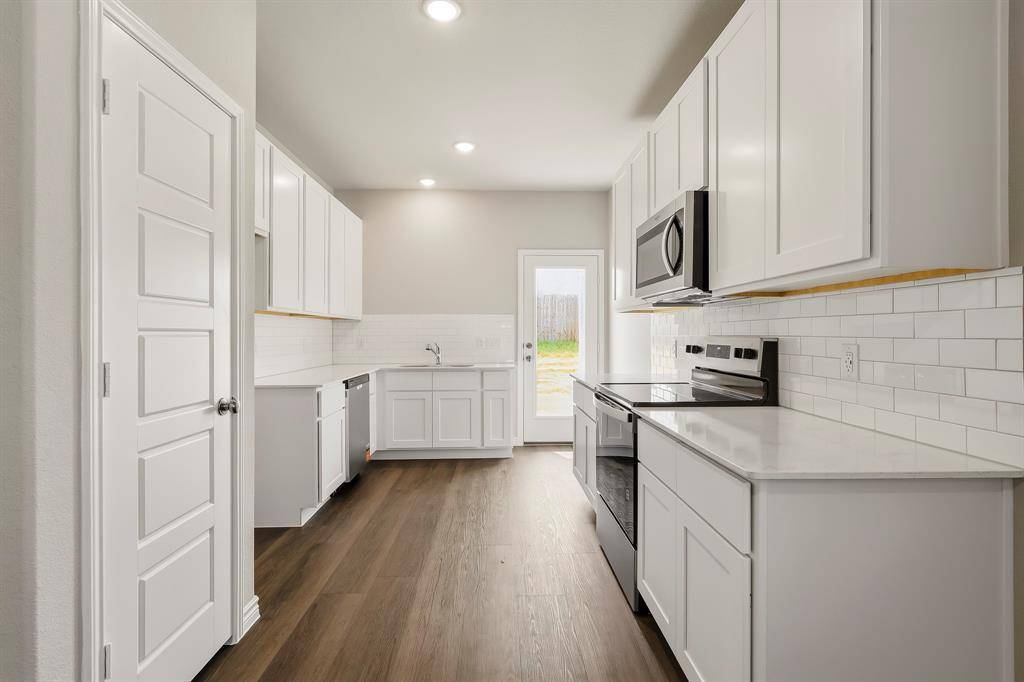 1707 Romans Road, Ennis, TX 75119