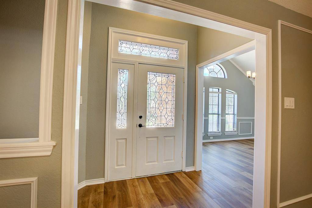 3914 Meadow Drive, Grapevine, TX 76051