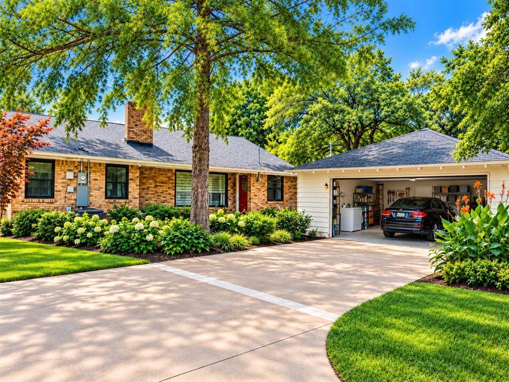 6755 E Mockingbird Lane, Dallas, TX 75214