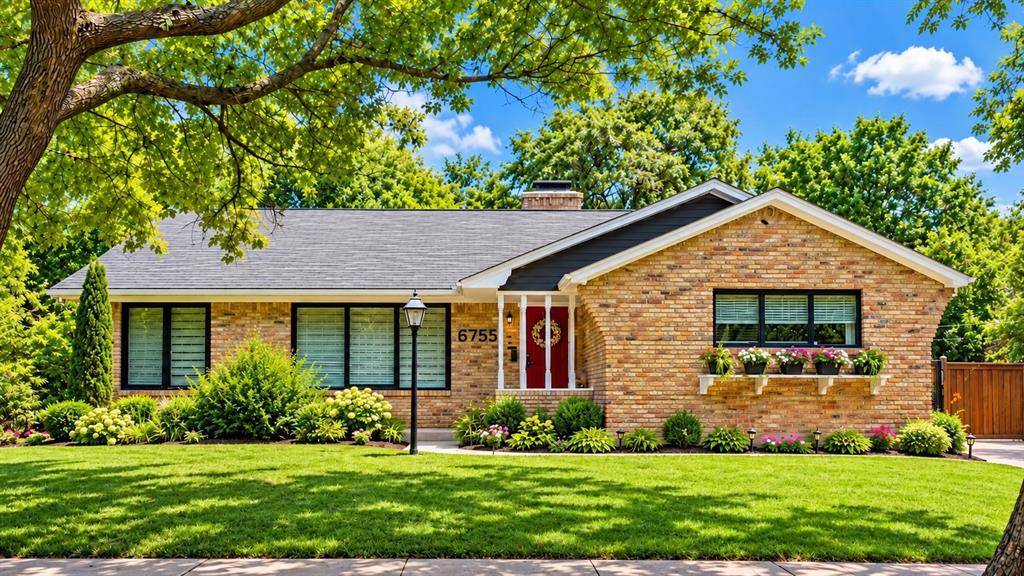 6755 E Mockingbird Lane, Dallas, TX 75214