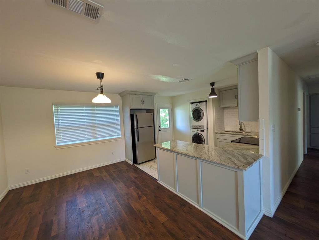 401 Redbud Lane, Wilmer, TX 75172