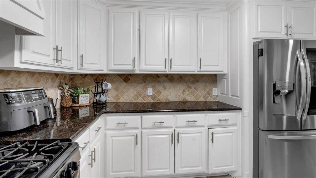 813 Beacon Hill Drive, Irving, TX 75061