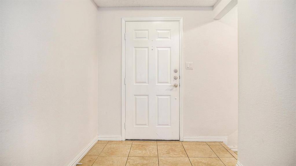 6908 Bentley Avenue, Fort Worth, TX 76137