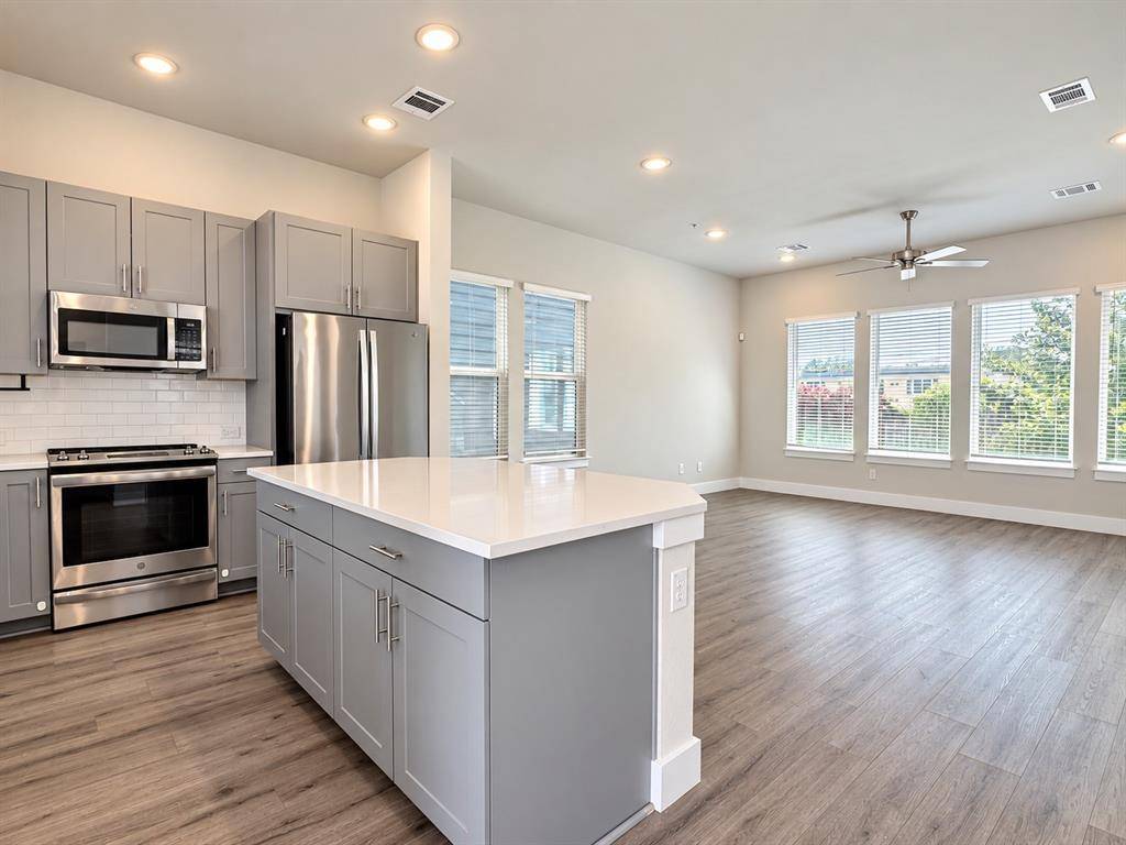 760 W Bedford Euless Road #128, Hurst, TX 76053