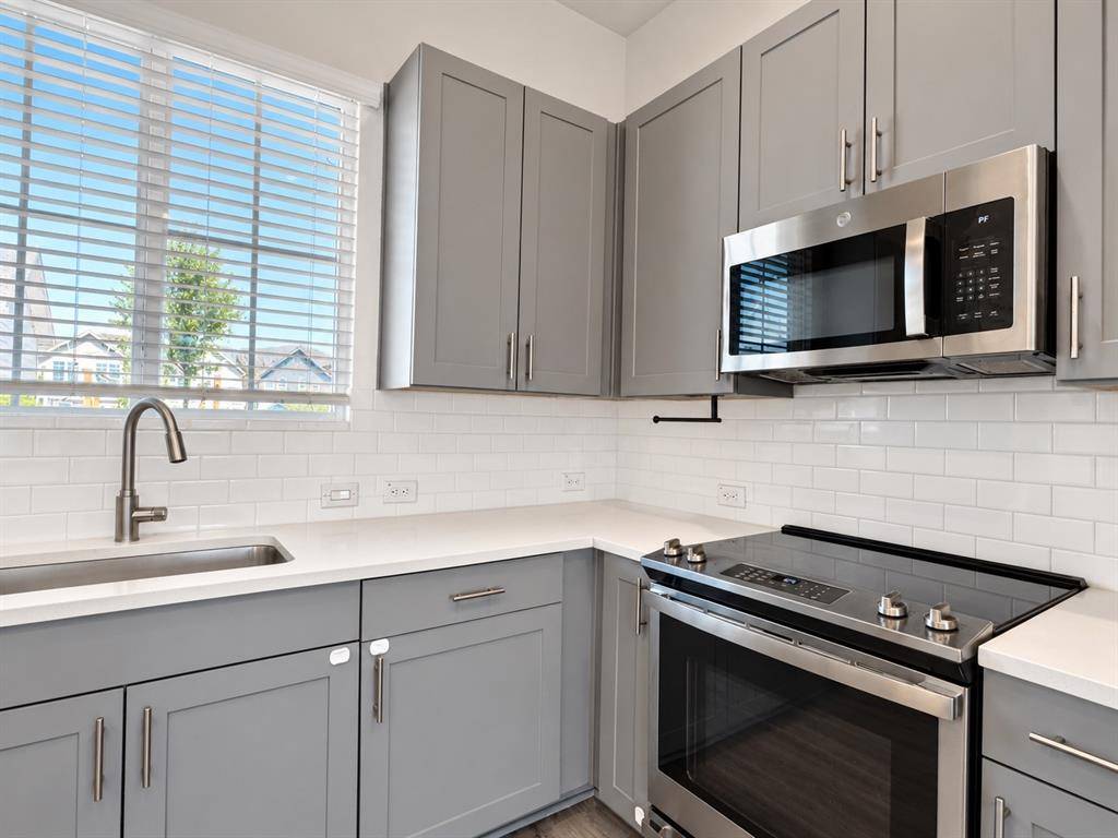 760 W Bedford Euless Road #128, Hurst, TX 76053