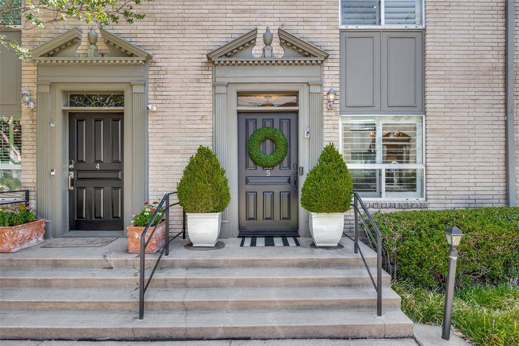 7526 W Northwest Highway #5, Dallas, TX 75225
