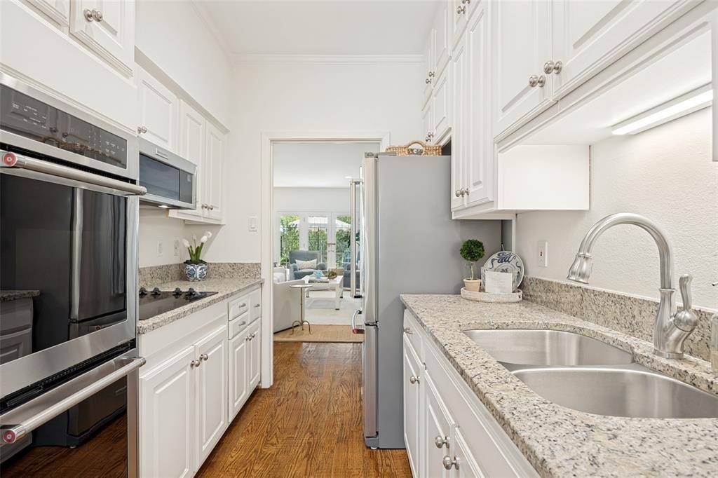 7526 W Northwest Highway #5, Dallas, TX 75225