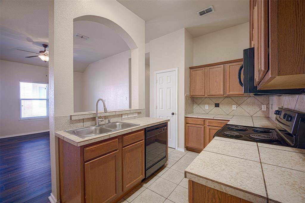 1314 Piedmont Drive, Mansfield, TX 76063