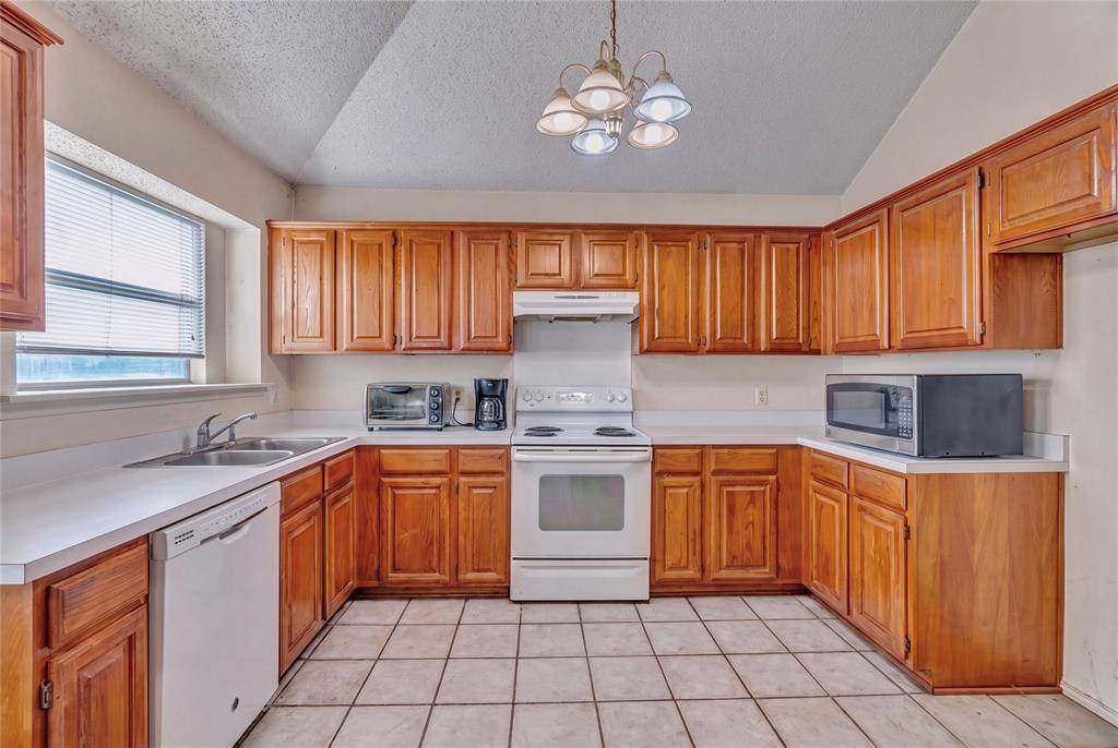 6700 Daffodil Court, Fort Worth, TX 76137