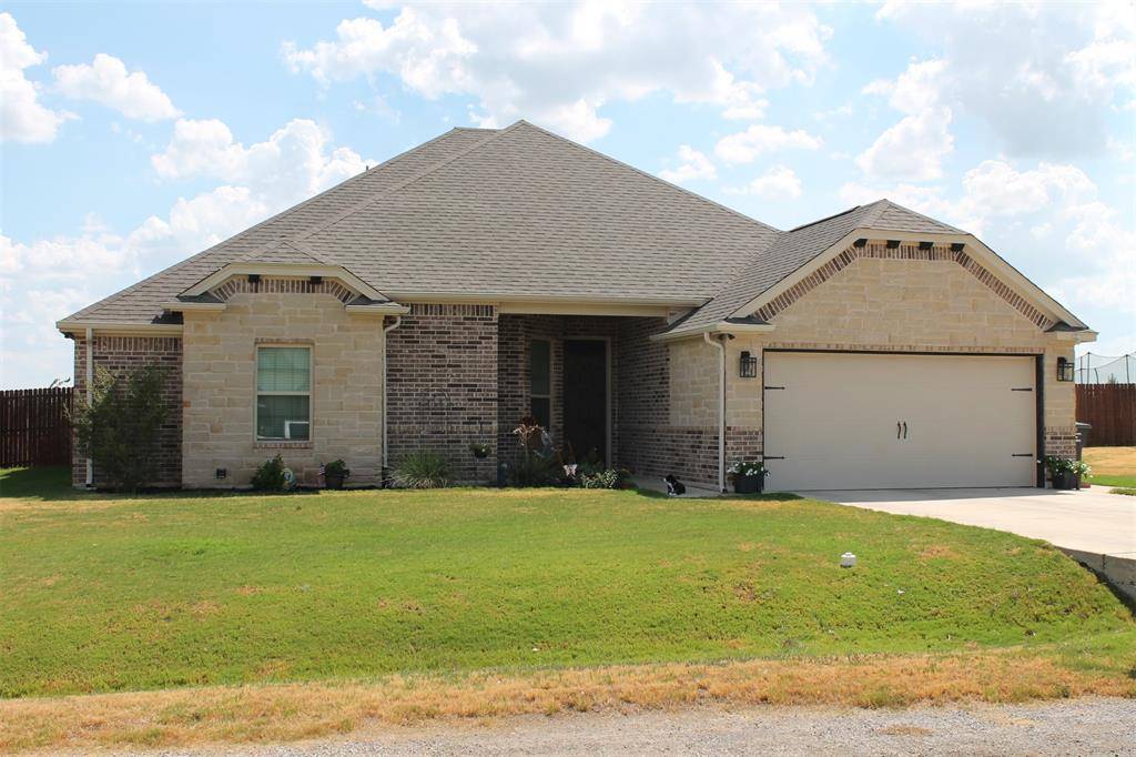 4011 Gallivant Drive, Granbury, TX 76049