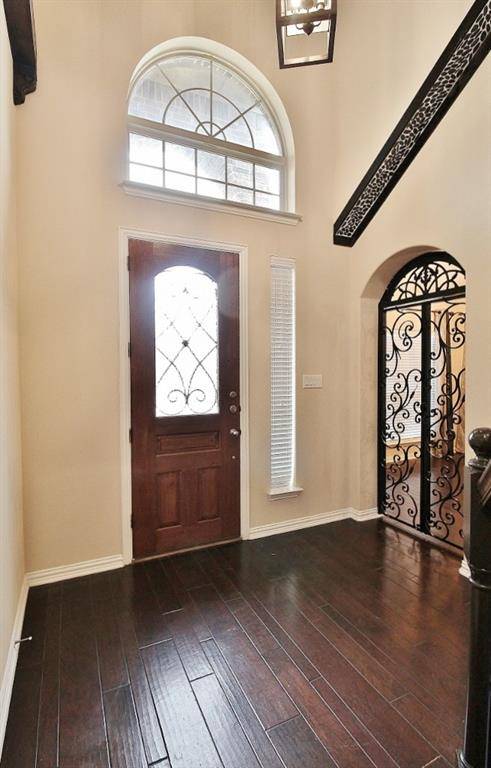 110 White Oak Lane, Red Oak, TX 75154