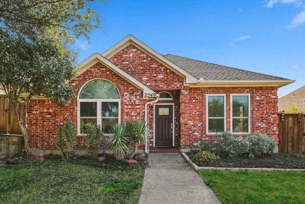 2540 Plumdale Drive, Carrollton, TX 75006