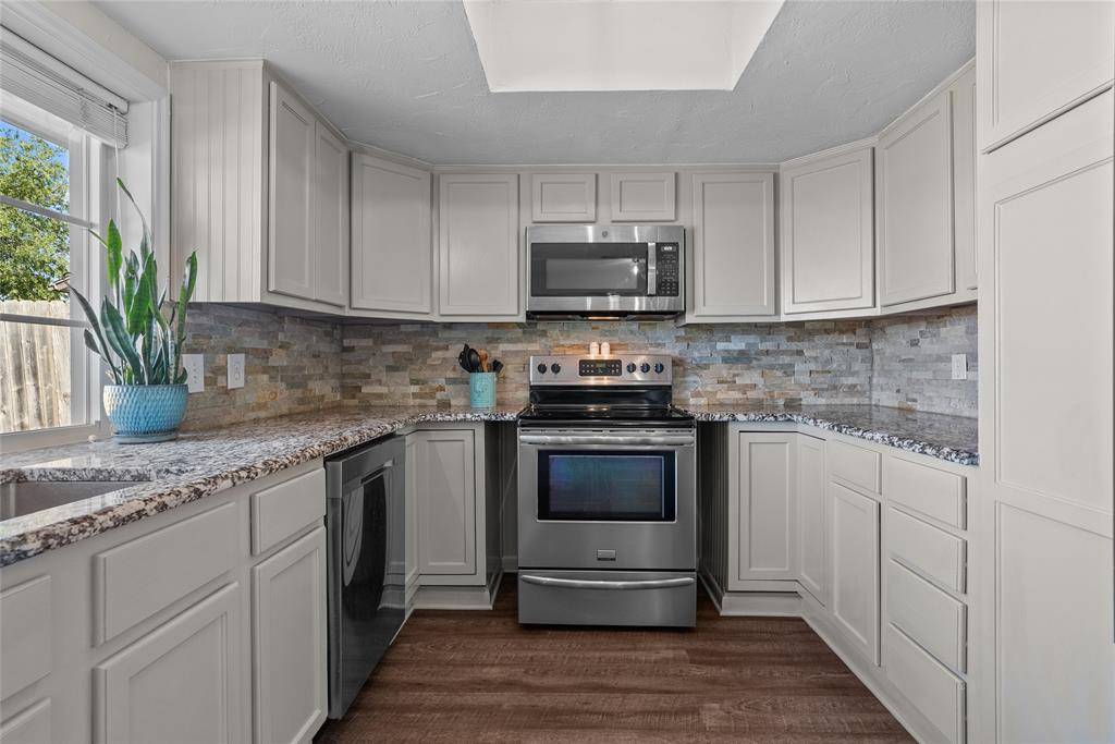 2621 Elk Grove Road, Carrollton, TX 75007