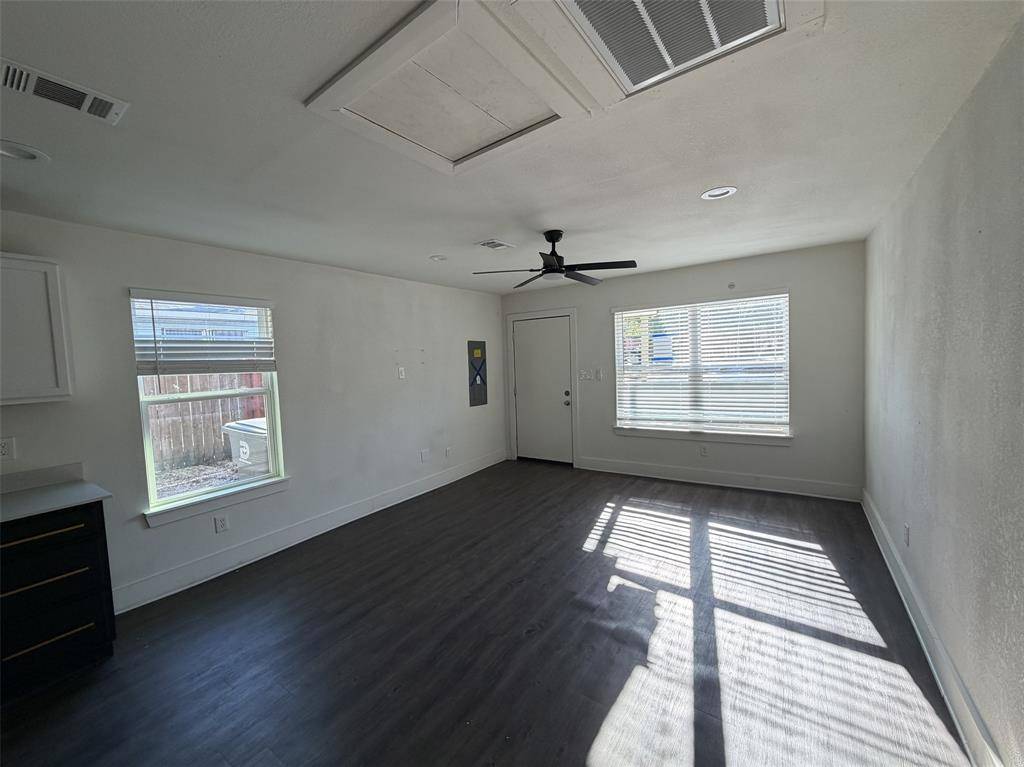 400 Lansing Street, Dallas, TX 75203
