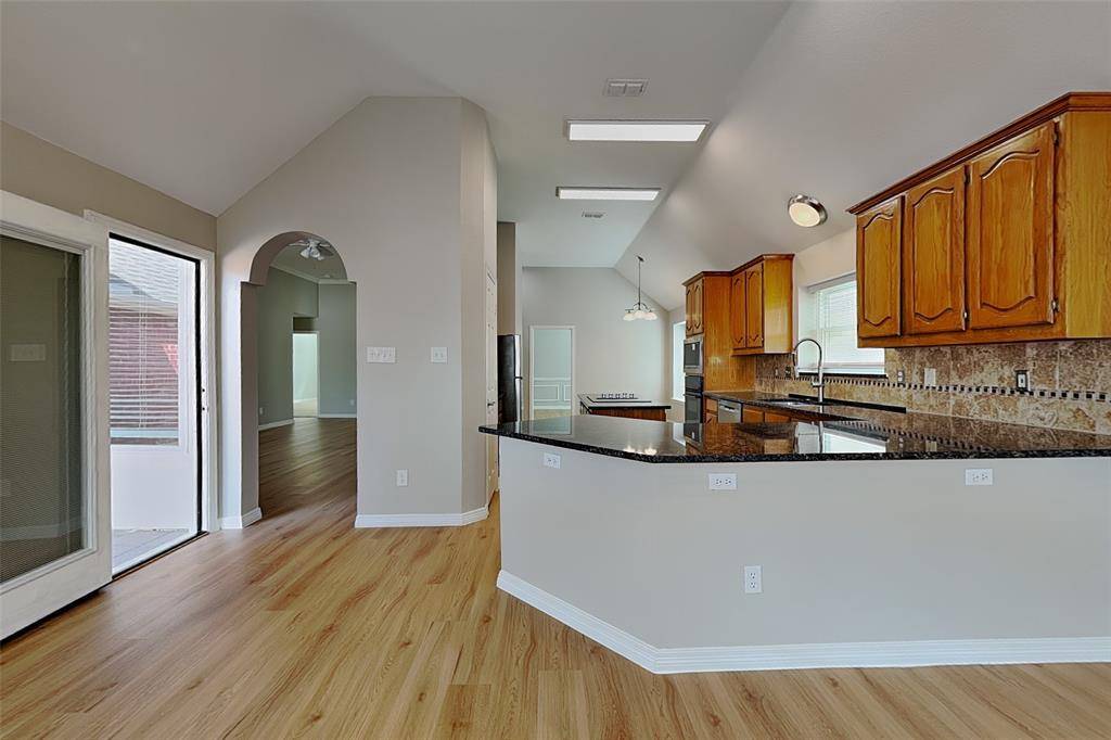 1527 Jeanette Way, Carrollton, TX 75006