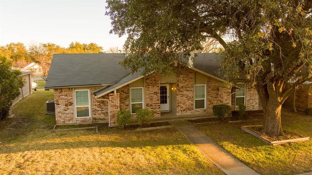 6218 Fallbrook Drive, Garland, TX 75043