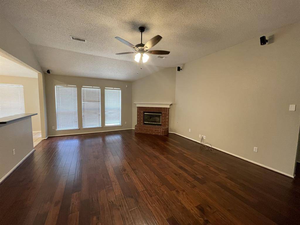 1405 High Crest Drive, Mansfield, TX 76063