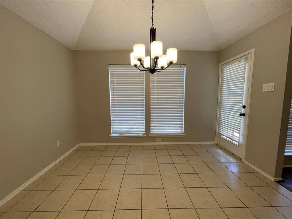 1405 High Crest Drive, Mansfield, TX 76063