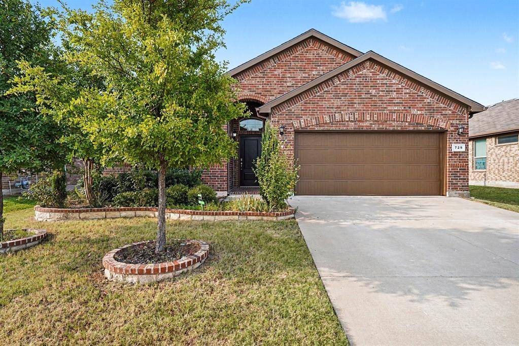 729 Rebecca Lane, Saginaw, TX 76131