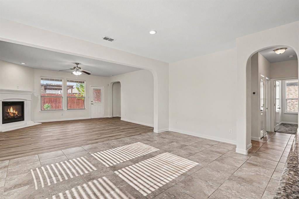 729 Rebecca Lane, Saginaw, TX 76131