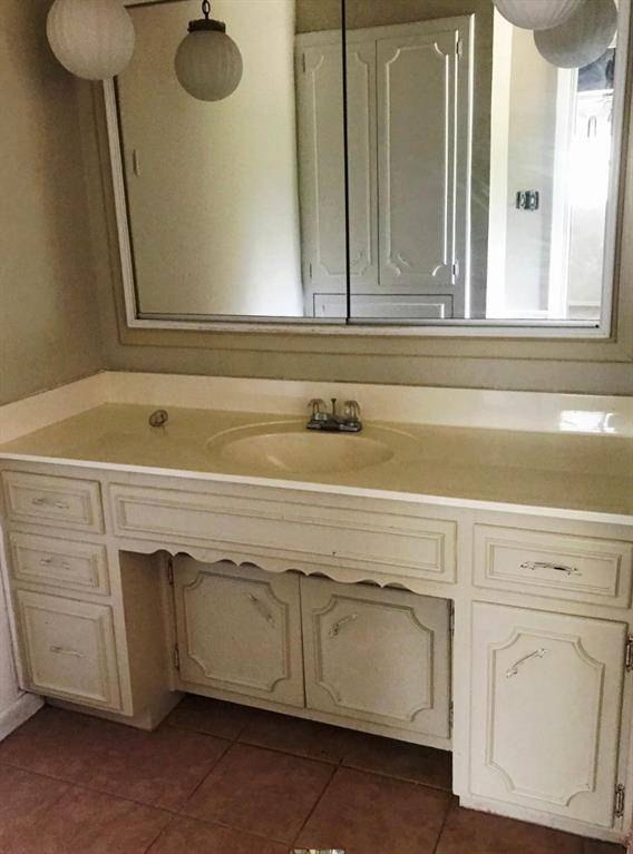700 N Marable Street, West, TX 76691